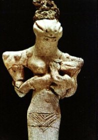 Девата-рептил - родителка на човечеството и негов учител. Много по-късно представяне на Богинята-майка от магурските рисунки.